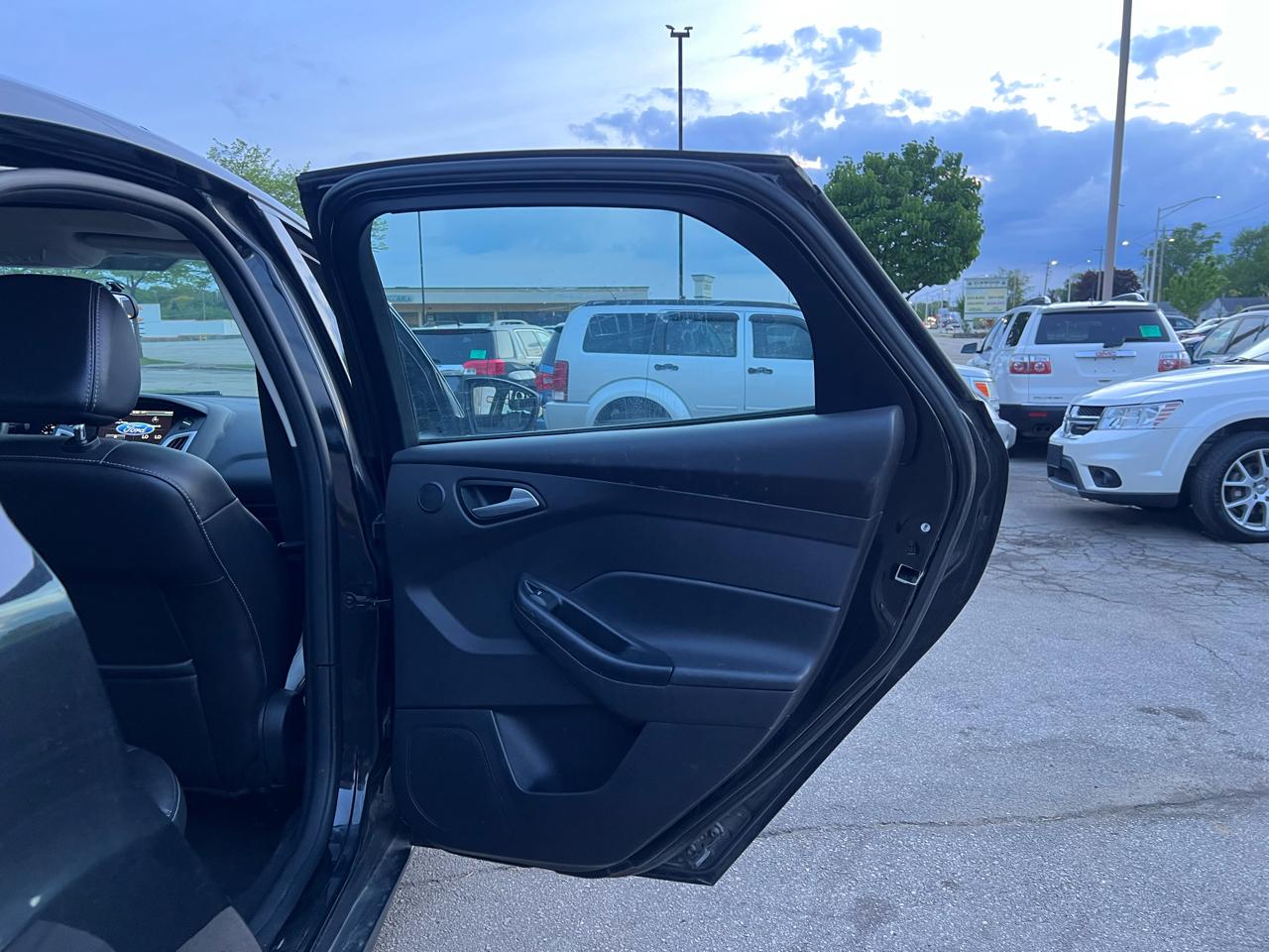 Ford Focus SE Sedan 2014