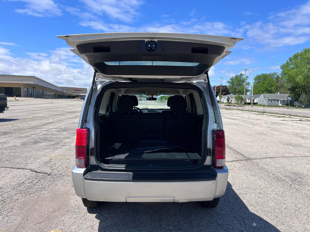 Dodge Nitro SE 4WD 2011