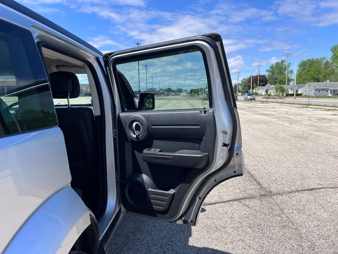 Dodge Nitro SE 4WD 2011