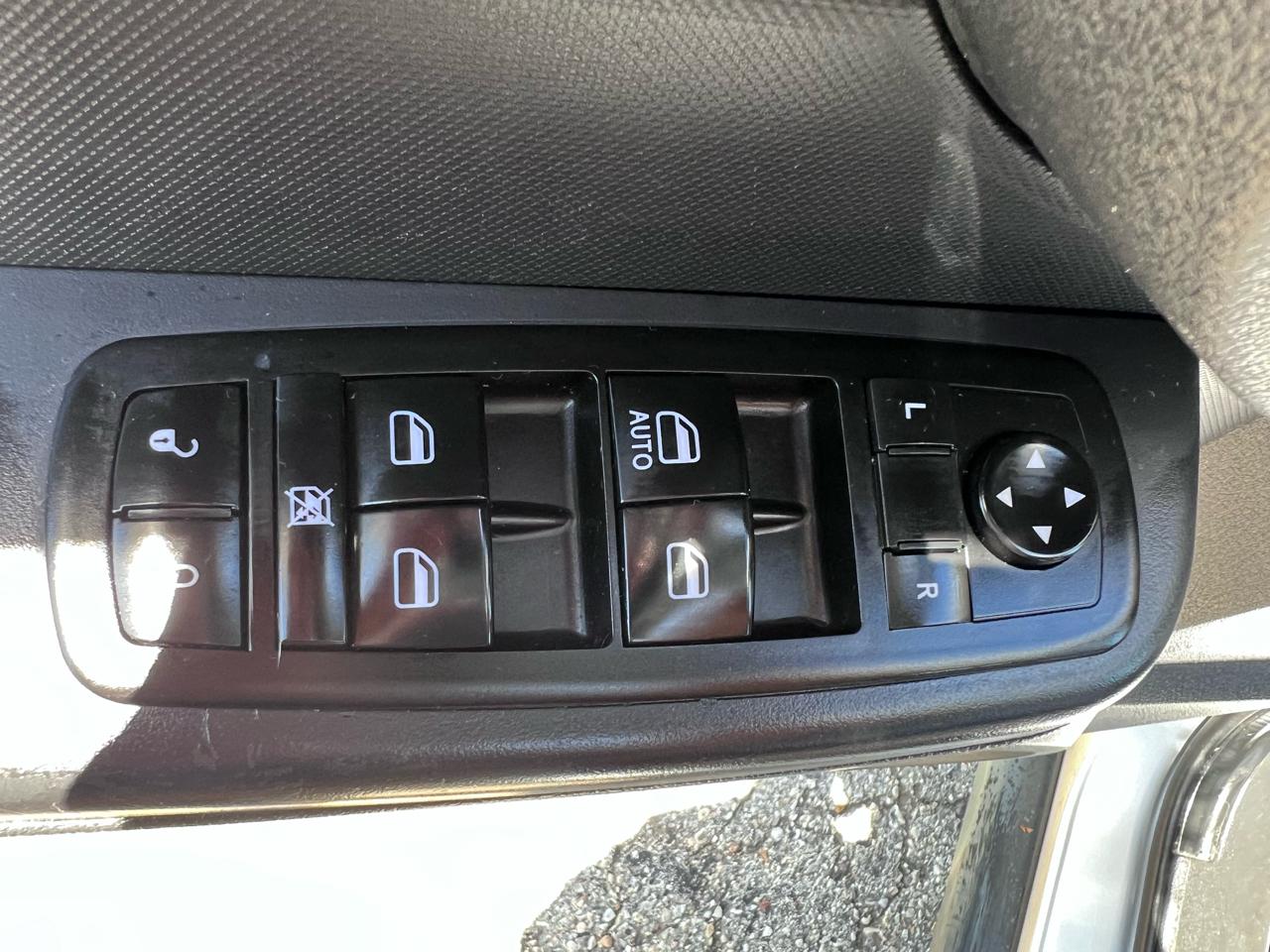 Dodge Nitro SE 4WD 2011