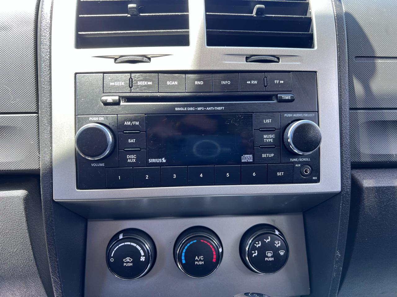 Dodge Nitro SE 4WD 2011