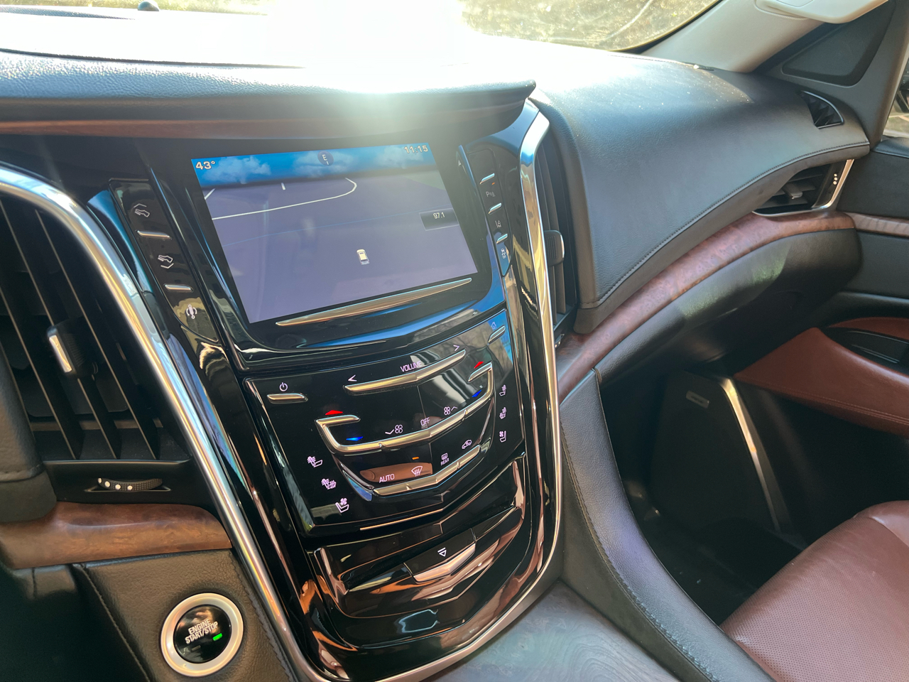 Cadillac Escalade ESV Luxury 4WD 2015