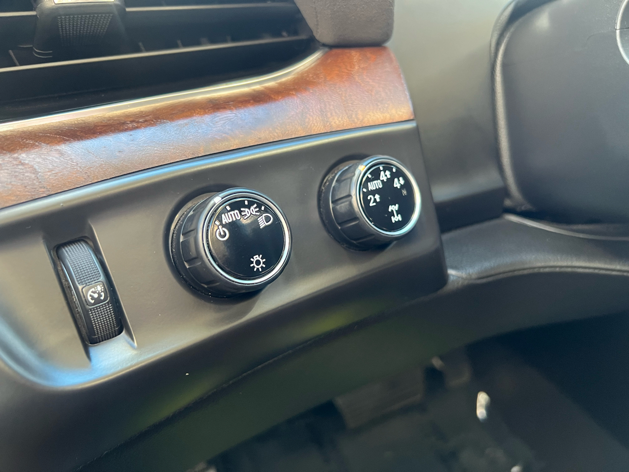 Cadillac Escalade ESV Luxury 4WD 2015