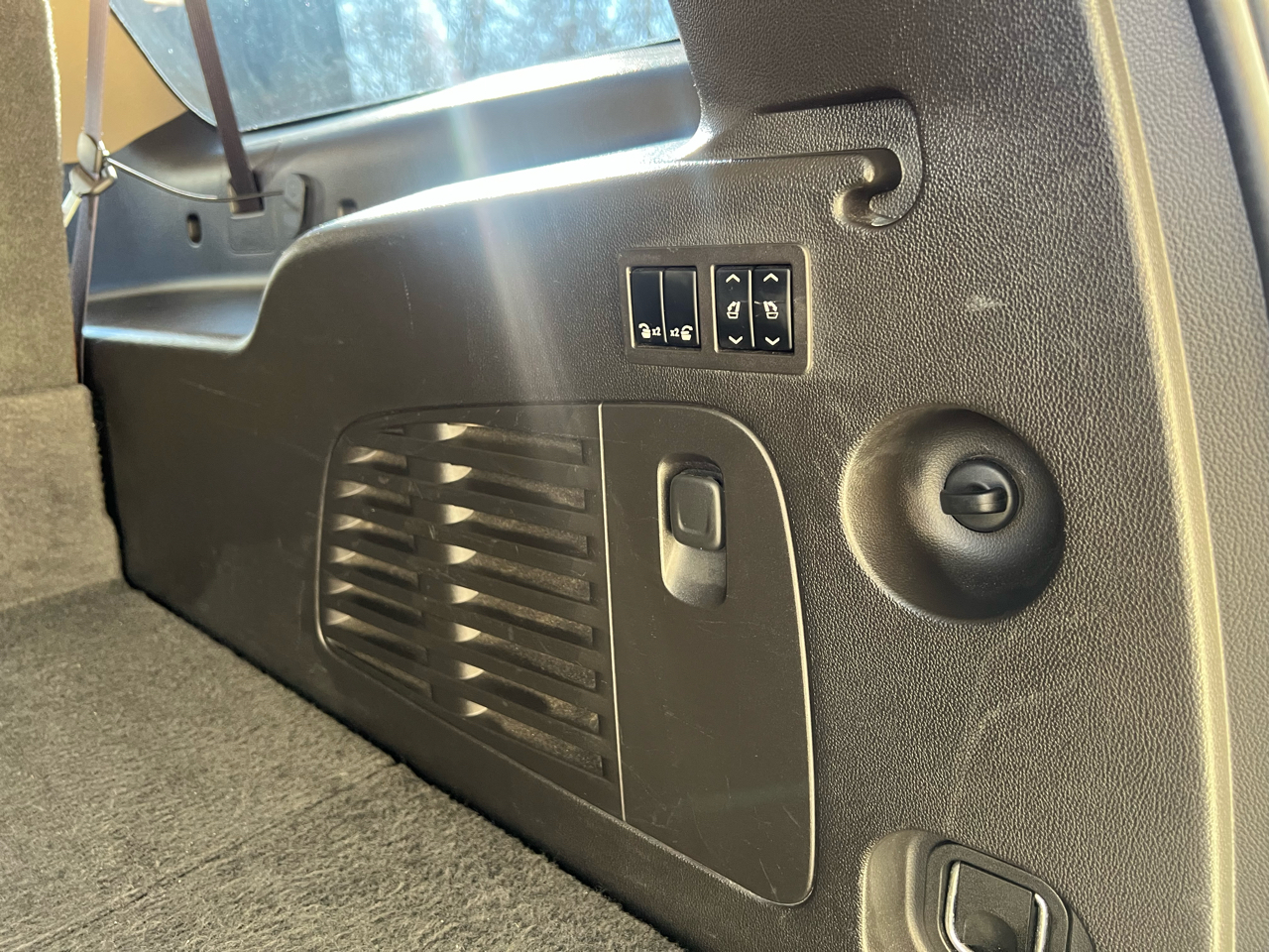 Cadillac Escalade ESV Luxury 4WD 2015