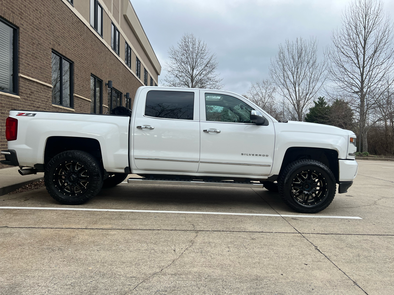 Chevrolet Silverado 1500 LTZ Crew Cab 4WD 2017