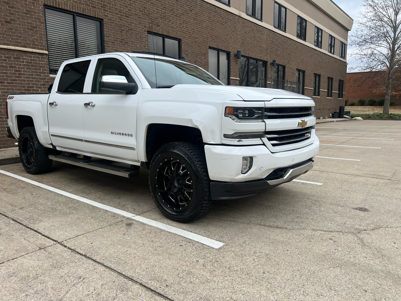 Chevrolet Silverado 1500 LTZ Crew Cab 4WD 2017