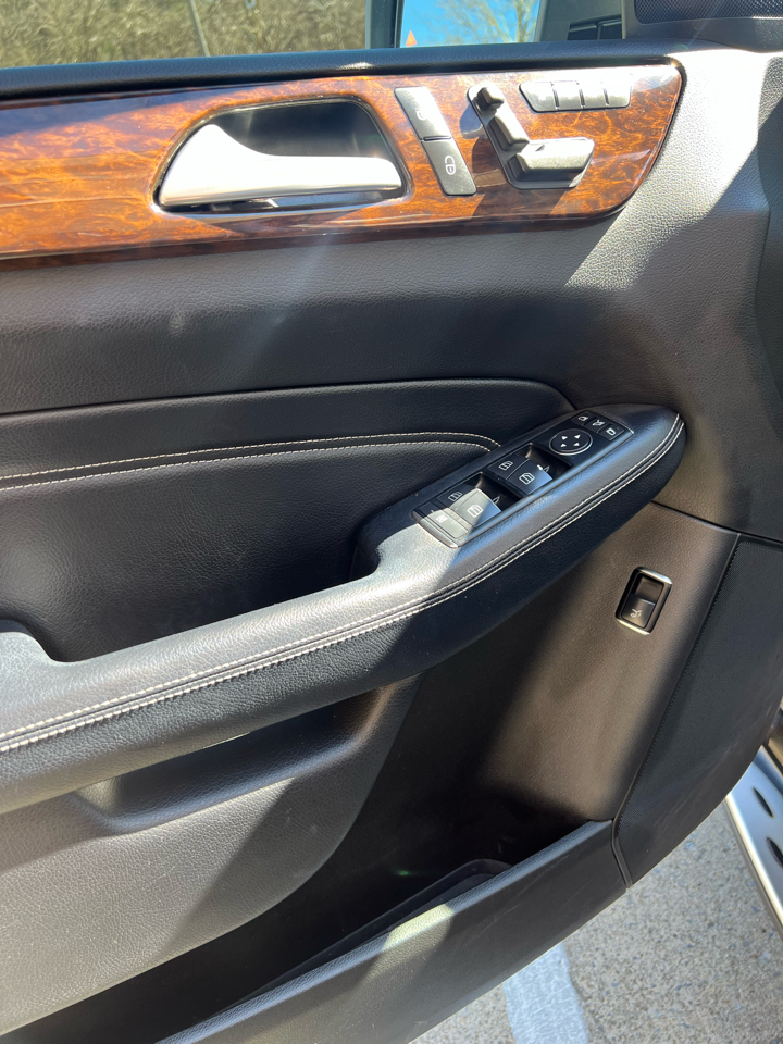 Mercedes-Benz M-Class ML350 4MATIC 2012