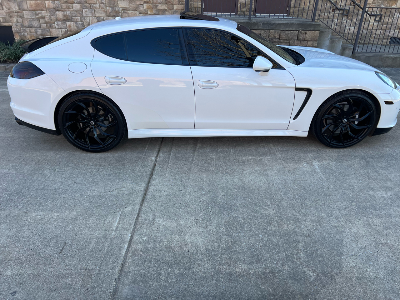 Porsche Panamera 4 2011