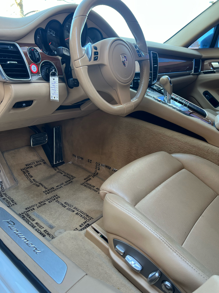 Porsche Panamera 4 2011