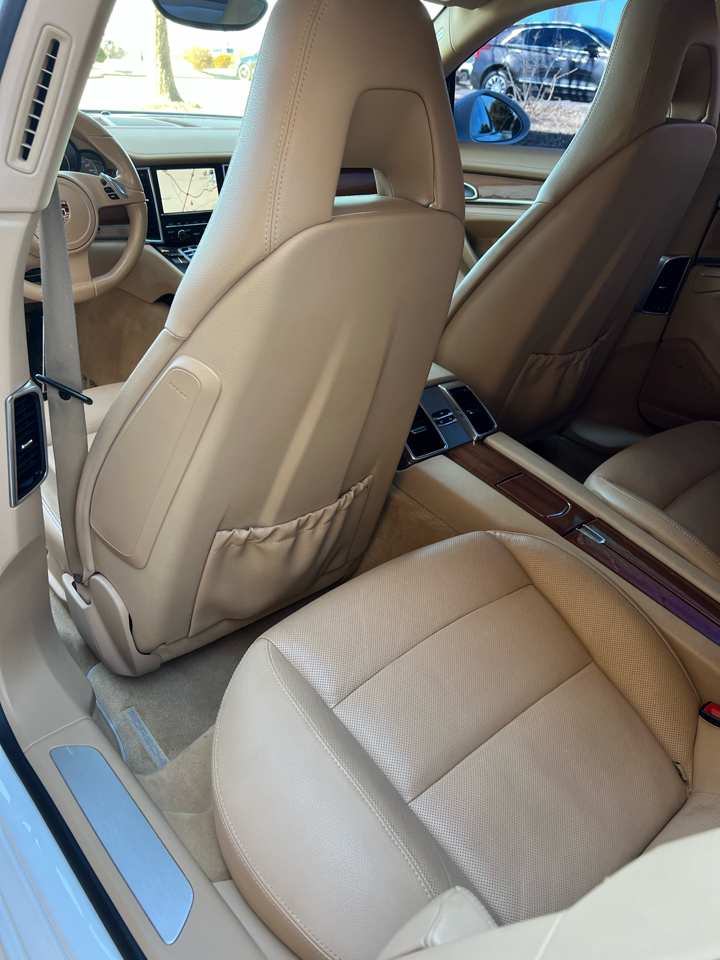 Porsche Panamera 4 2011