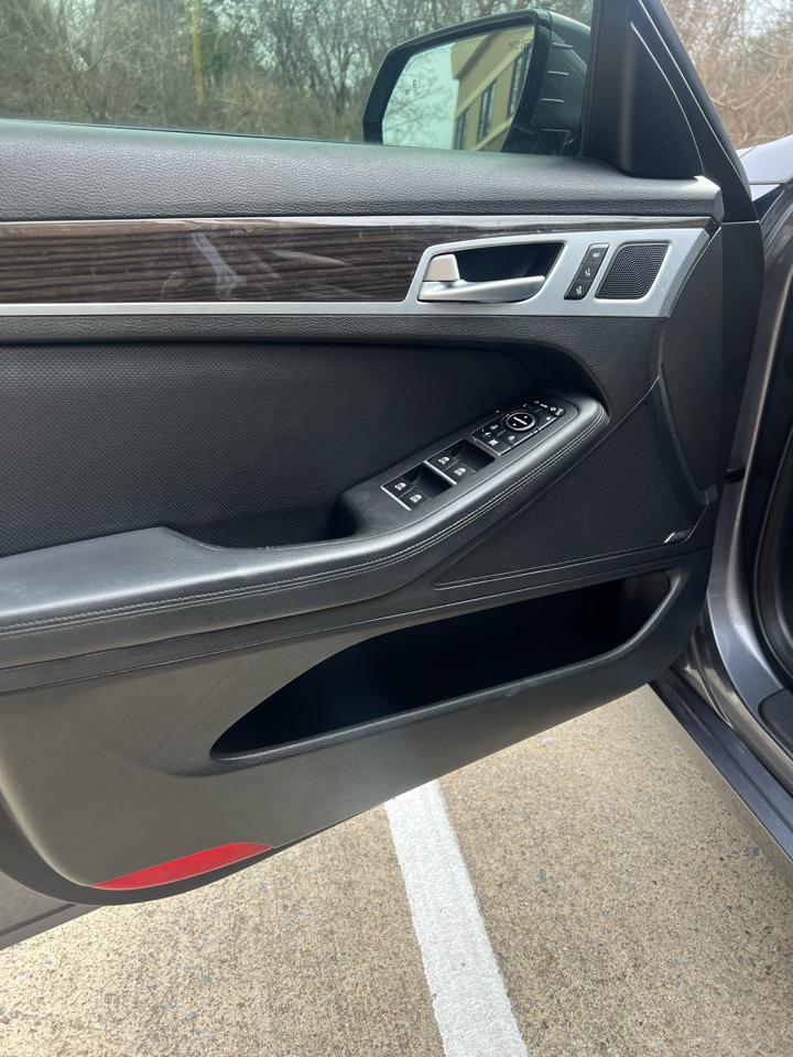 Hyundai Genesis 3.8L 2016