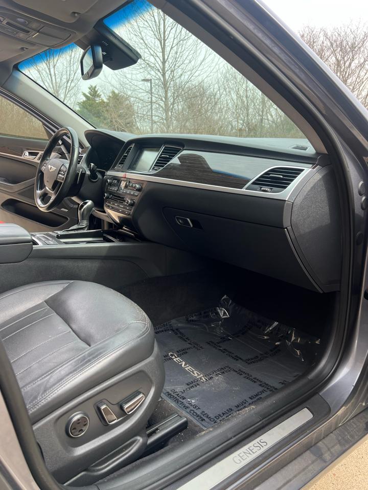 Hyundai Genesis 3.8L 2016