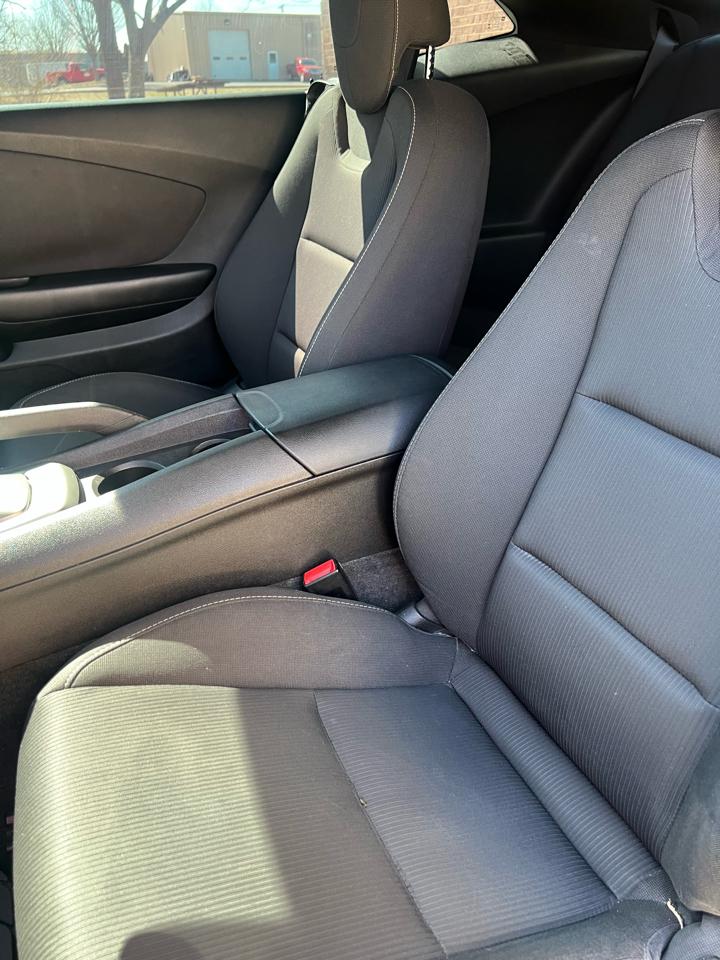 Chevrolet Camaro Coupe 1LT 2012