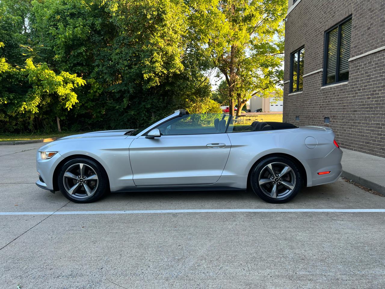 Ford Mustang V6 Convertible 2016