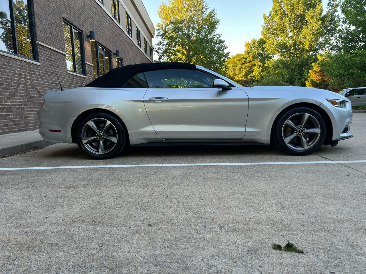 Ford Mustang V6 Convertible 2016