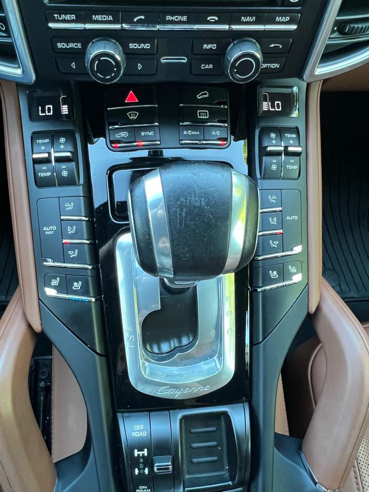 Porsche Cayenne Base 2016