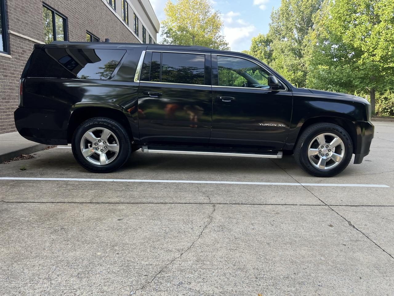 GMC Yukon XL SLE 2WD 2017