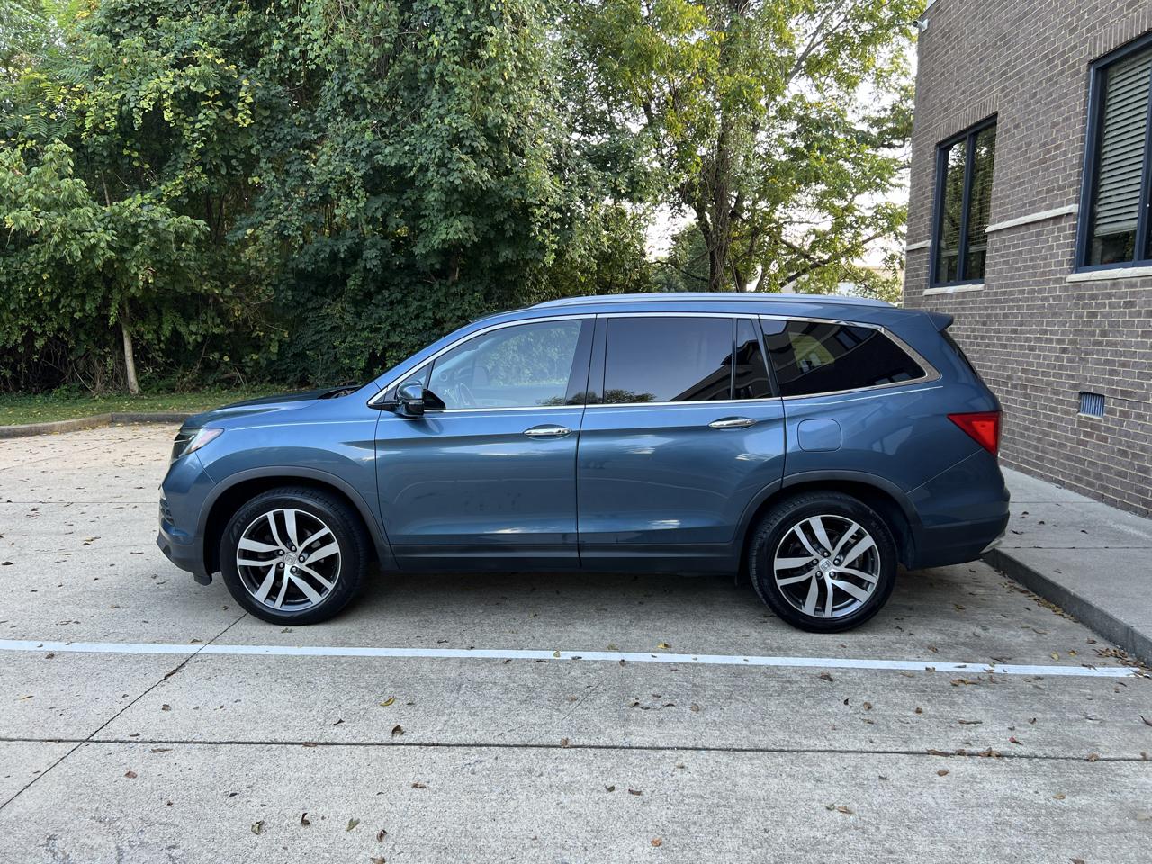 Honda Pilot Touring 2WD 2016