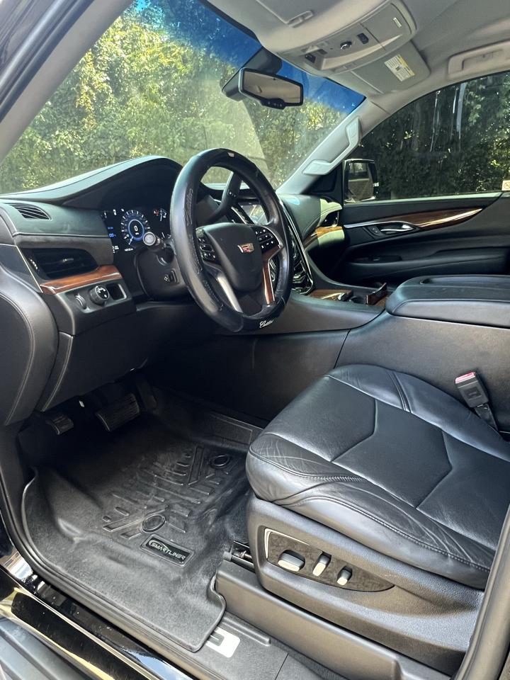 Cadillac Escalade ESV 2WD Standard 2016