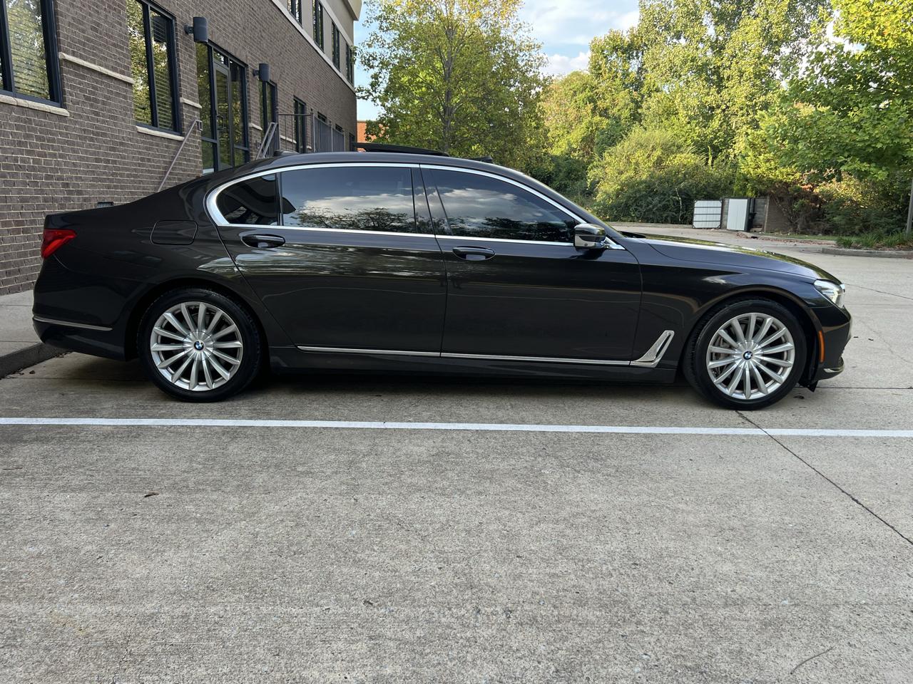 BMW 7-Series 740i 2016