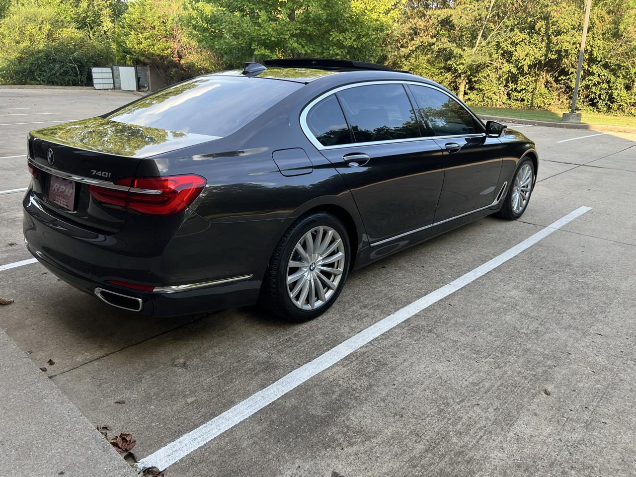 BMW 7-Series 740i 2016