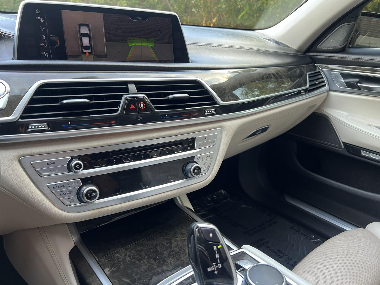 BMW 7-Series 740i 2016