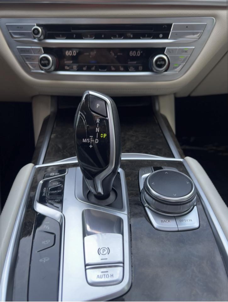 BMW 7-Series 740i 2016