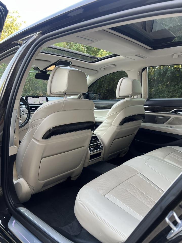 BMW 7-Series 740i 2016
