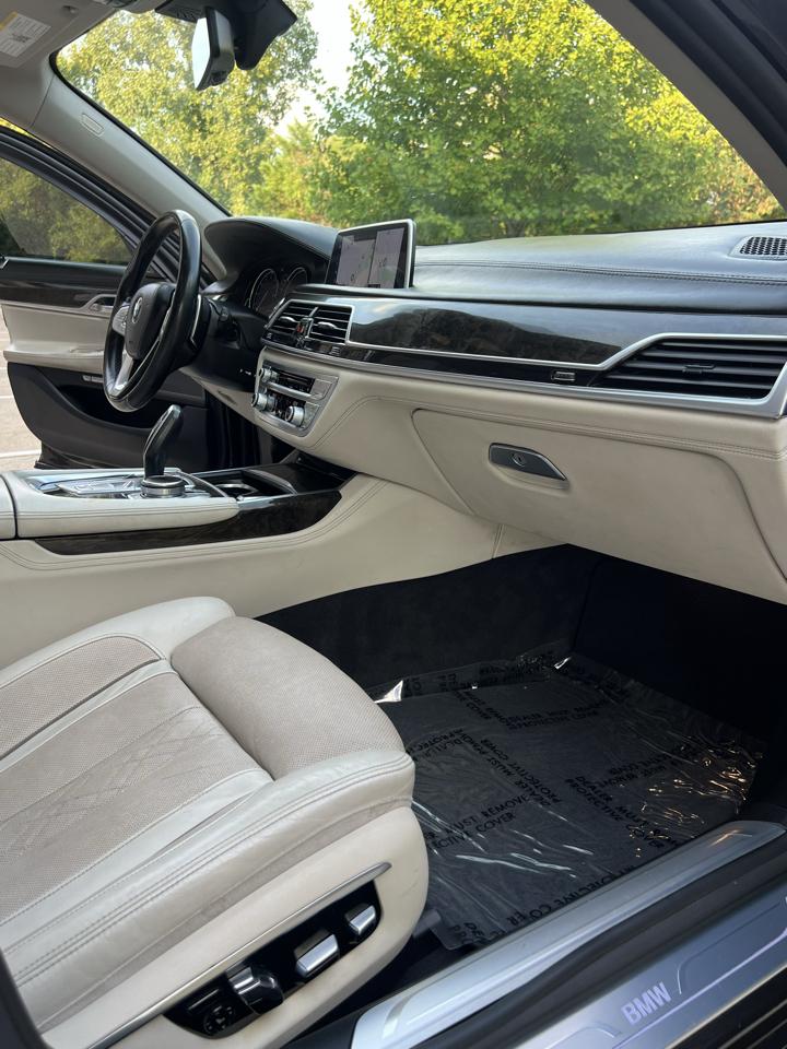 BMW 7-Series 740i 2016