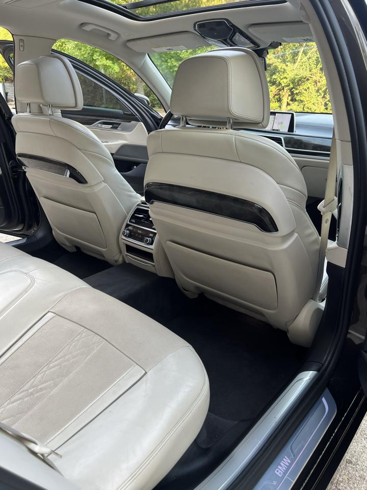 BMW 7-Series 740i 2016