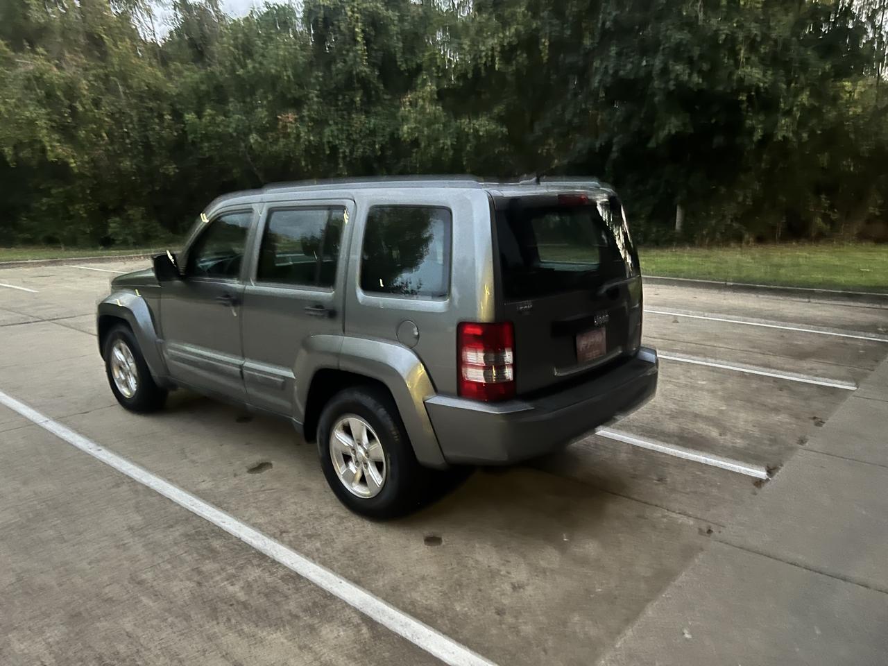 Jeep Liberty Sport 2WD 2012