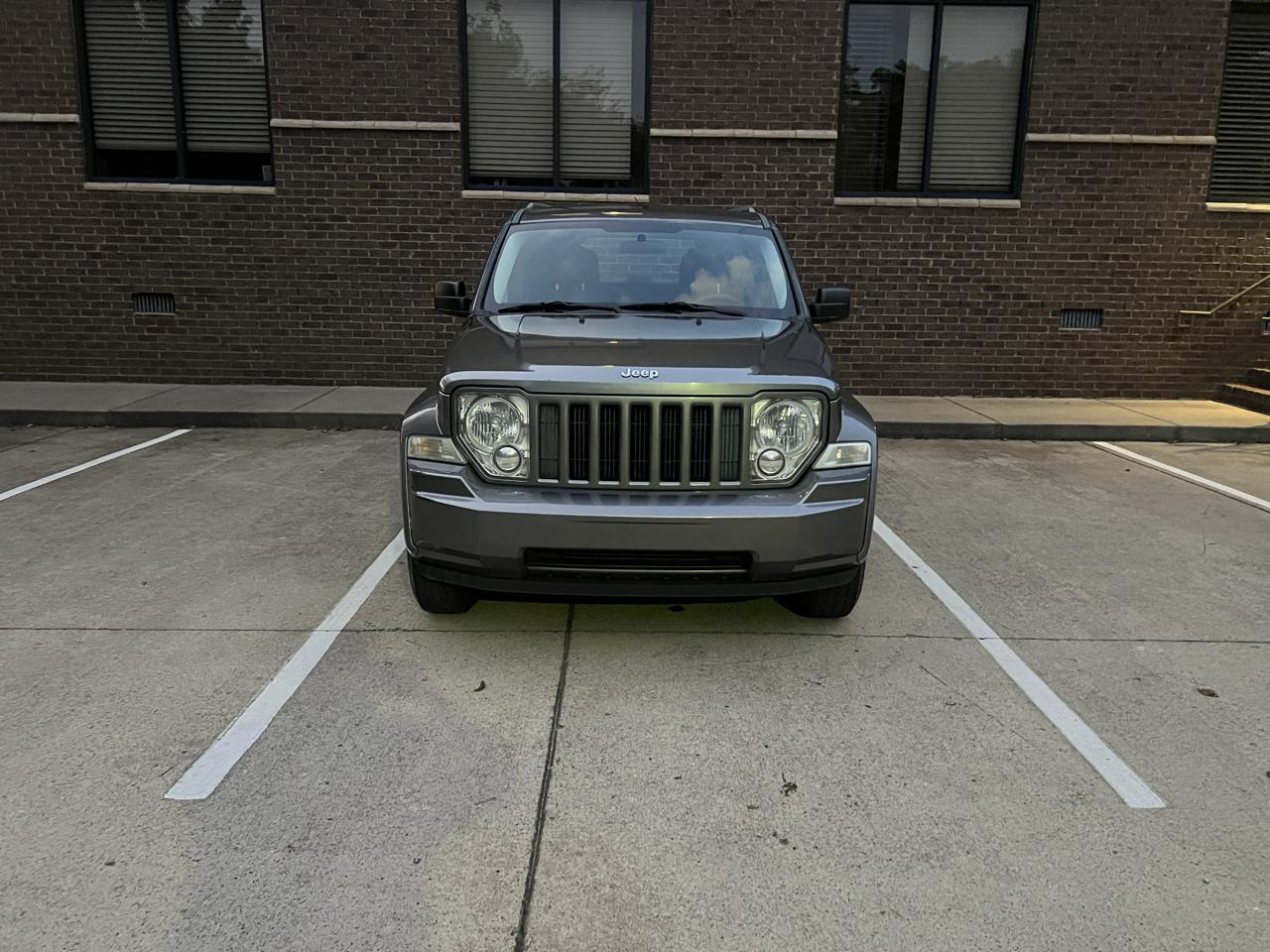 Jeep Liberty Sport 2WD 2012
