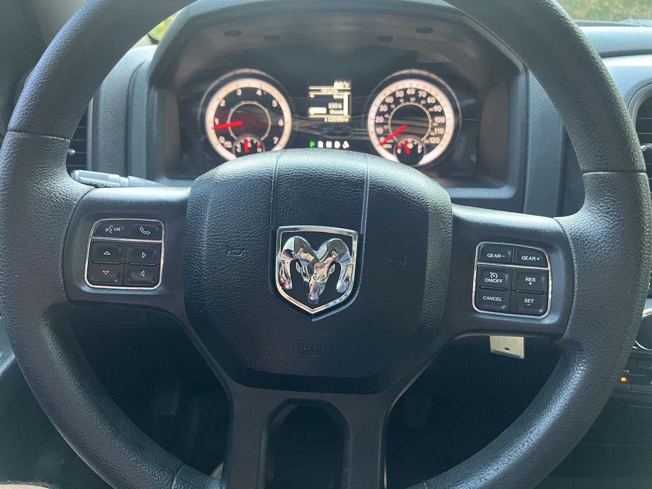 RAM 1500 Tradesman Quad Cab 4WD 2018