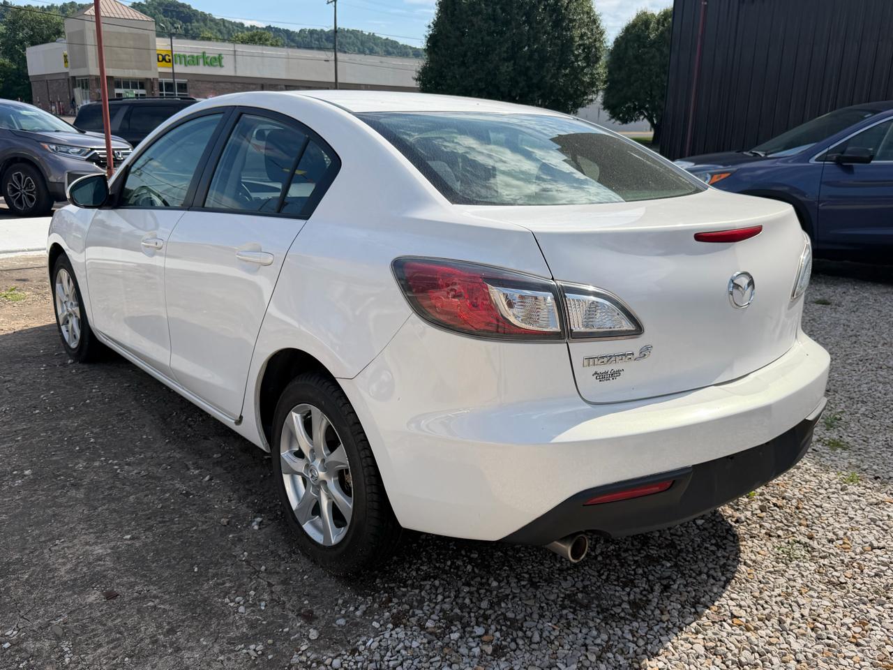 Mazda MAZDA3 i Touring 4-door 2010