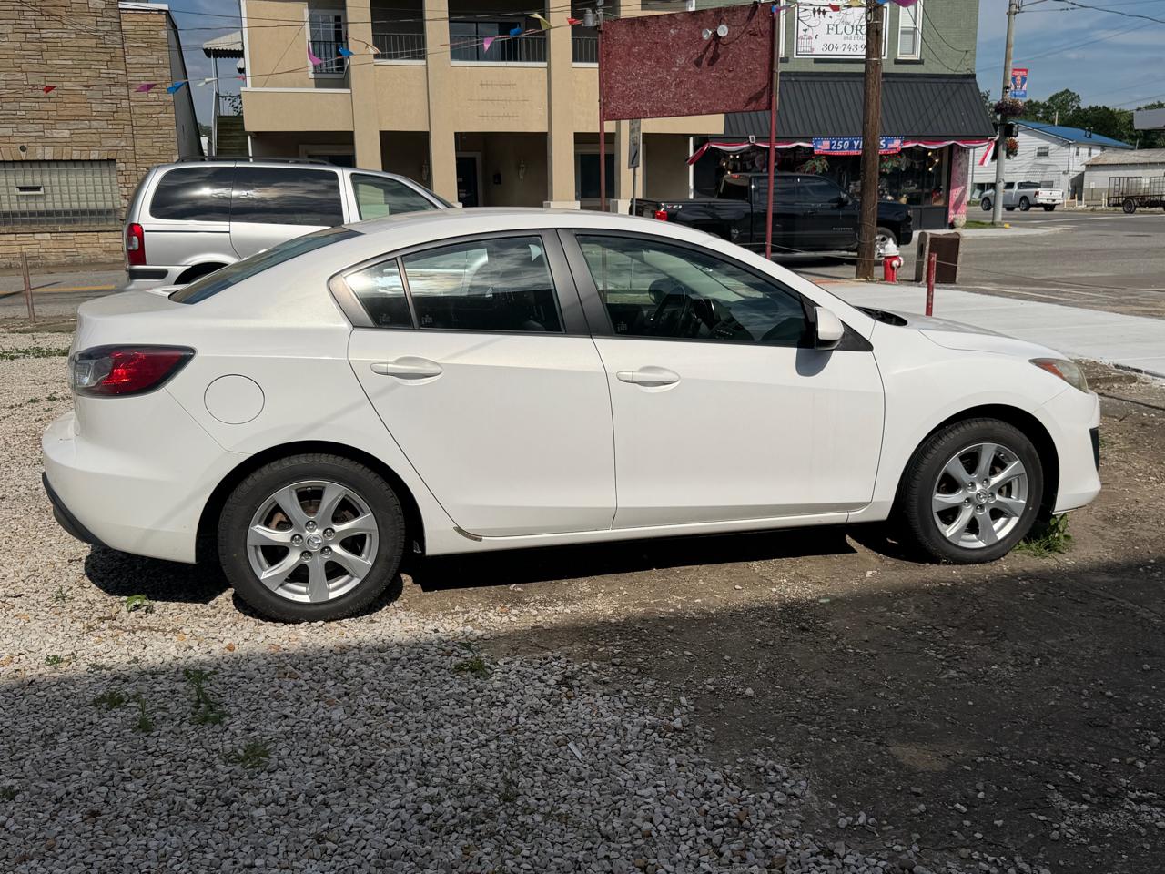 Mazda MAZDA3 i Touring 4-door 2010
