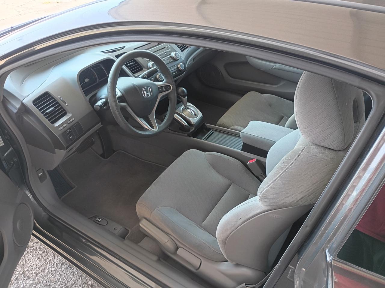 Honda Civic LX Coupe 5-Speed AT 2009