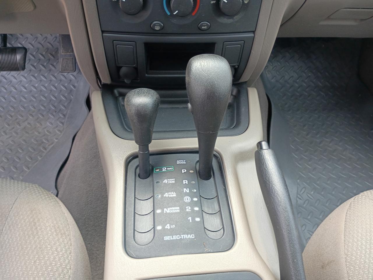 2003 Jeep Grand Cherokee LAREDO - Photo 7
