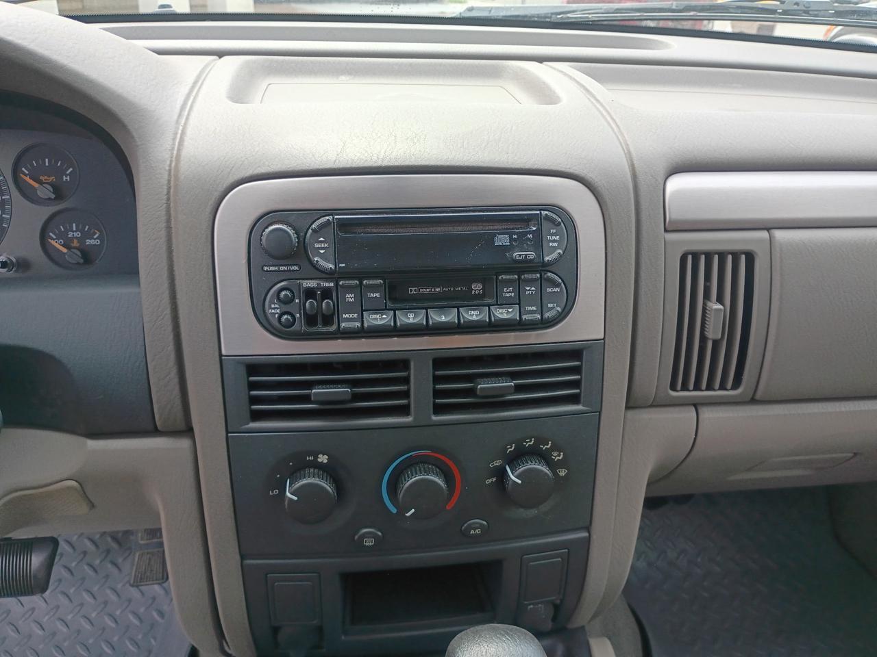 2003 Jeep Grand Cherokee LAREDO - Photo 12