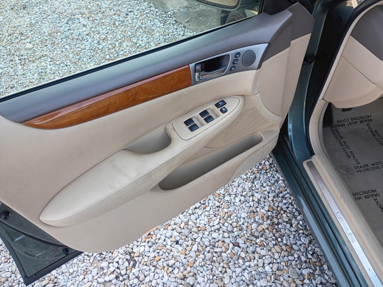 Lexus ES 330 Sedan 2005