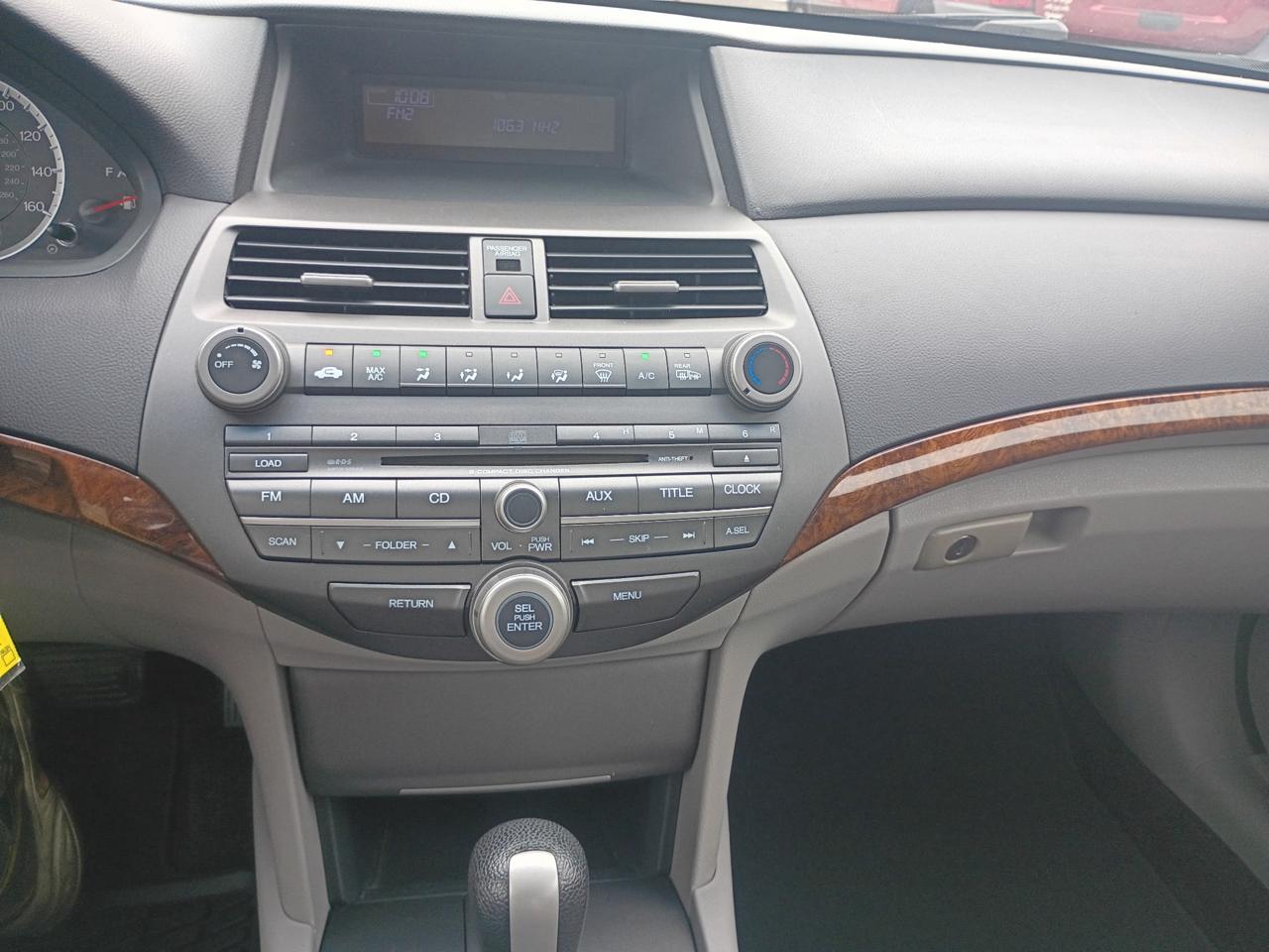 Honda Accord EX Sedan AT 2011