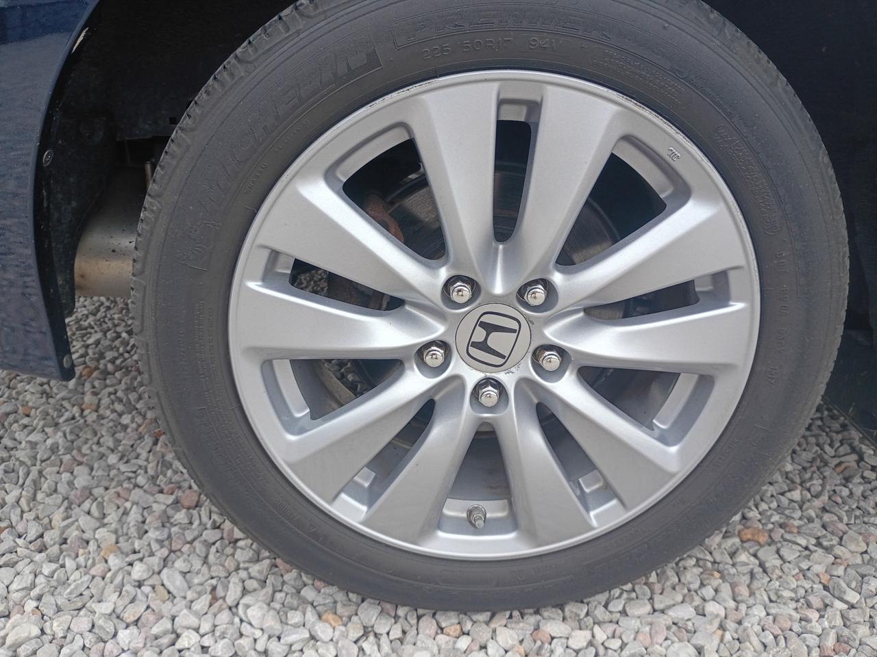Honda Accord EX Sedan AT 2011