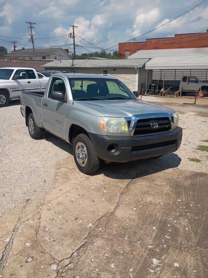 Toyota Tacoma Regular Cab 2WD 2006