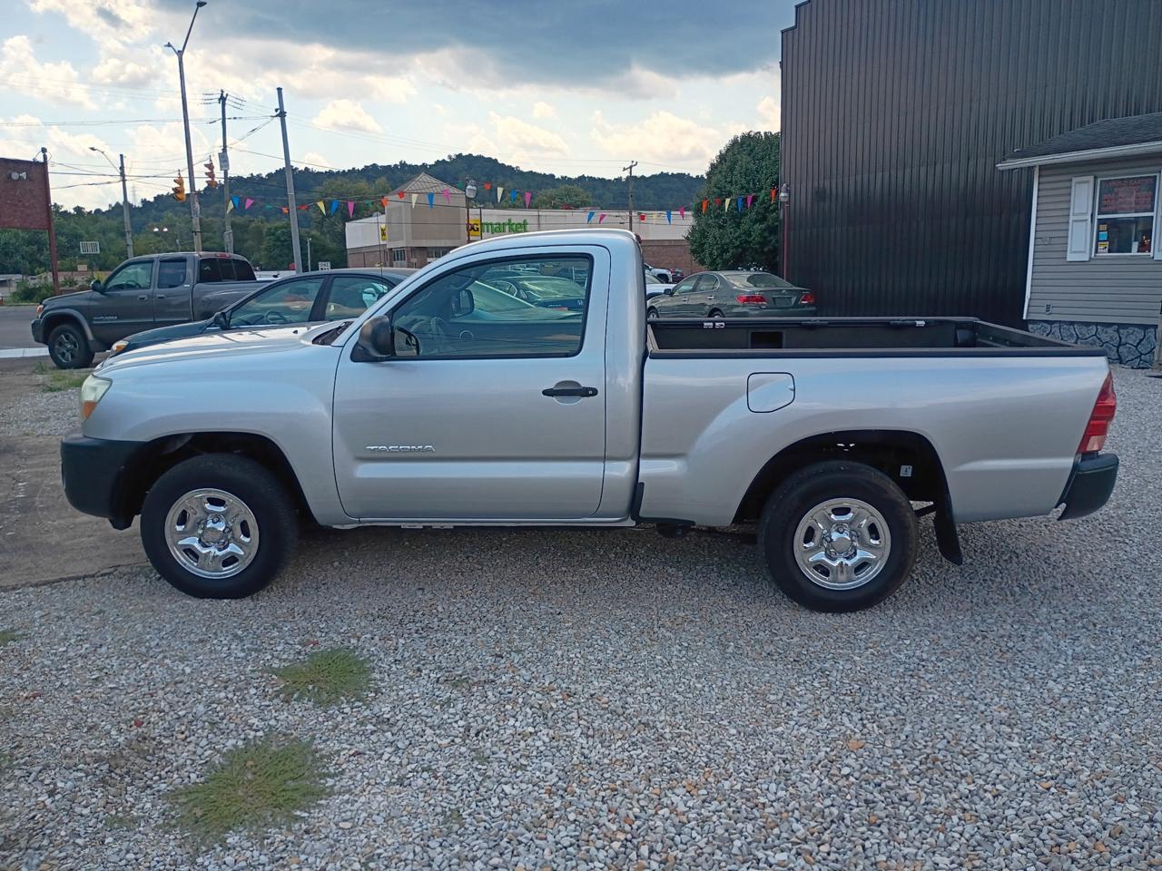 Toyota Tacoma Regular Cab 2WD 2006