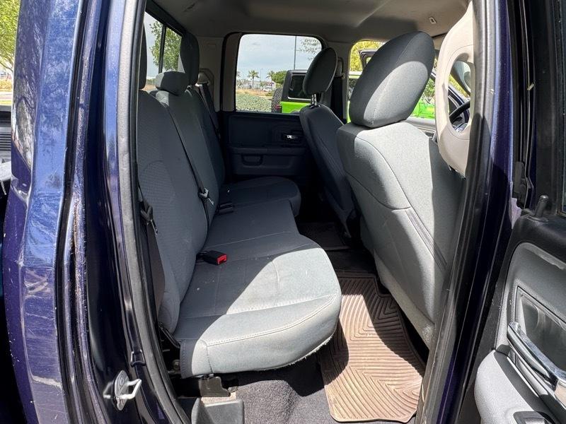 RAM 1500 SLT Quad Cab 4WD 2017