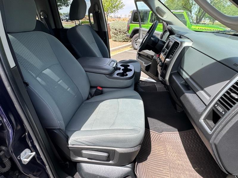 RAM 1500 SLT Quad Cab 4WD 2017