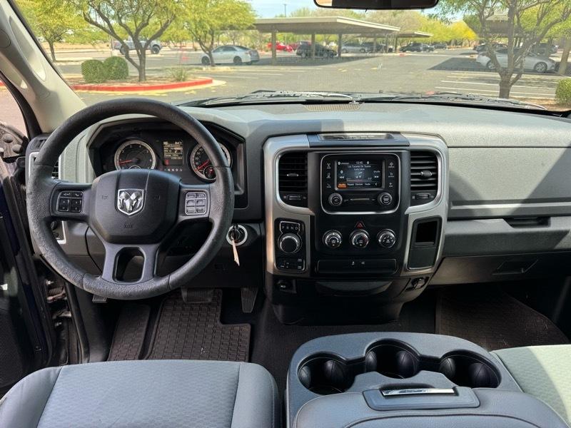 RAM 1500 SLT Quad Cab 4WD 2017