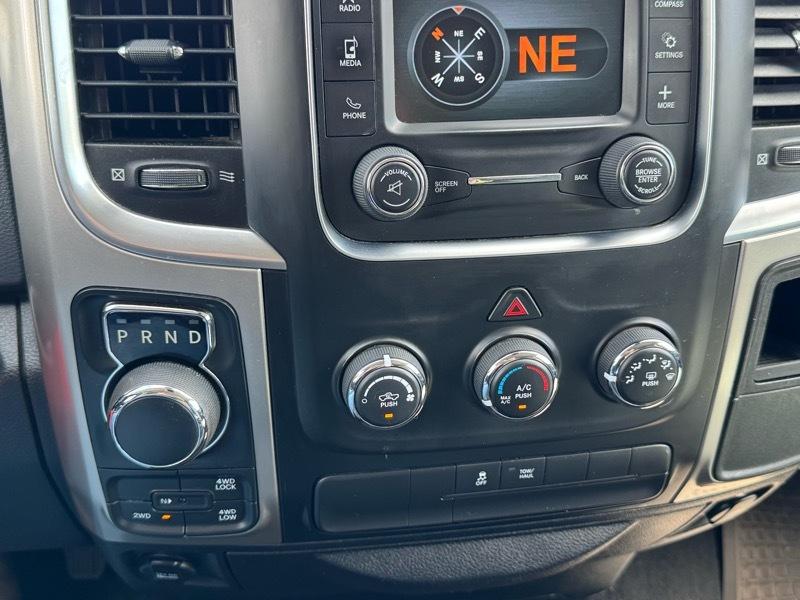 RAM 1500 SLT Quad Cab 4WD 2017