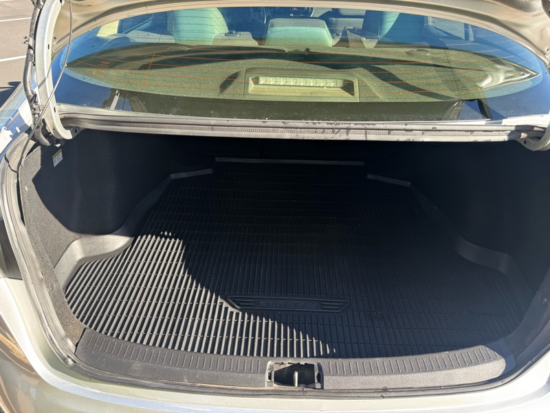 Toyota Corolla LE Hybrid 2022