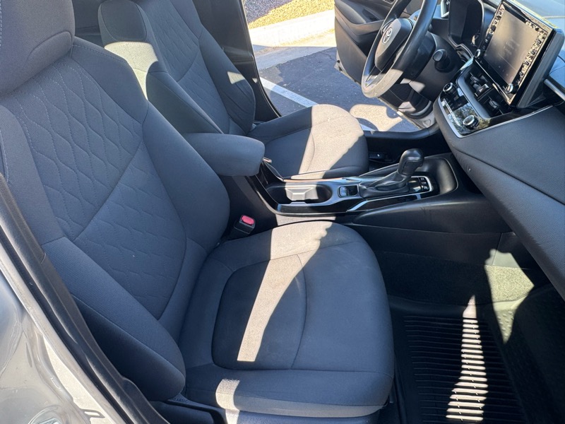 Toyota Corolla LE Hybrid 2022