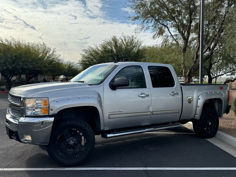 2010 Chevrolet Silverado 2500HD LT Crew Cab 4WD